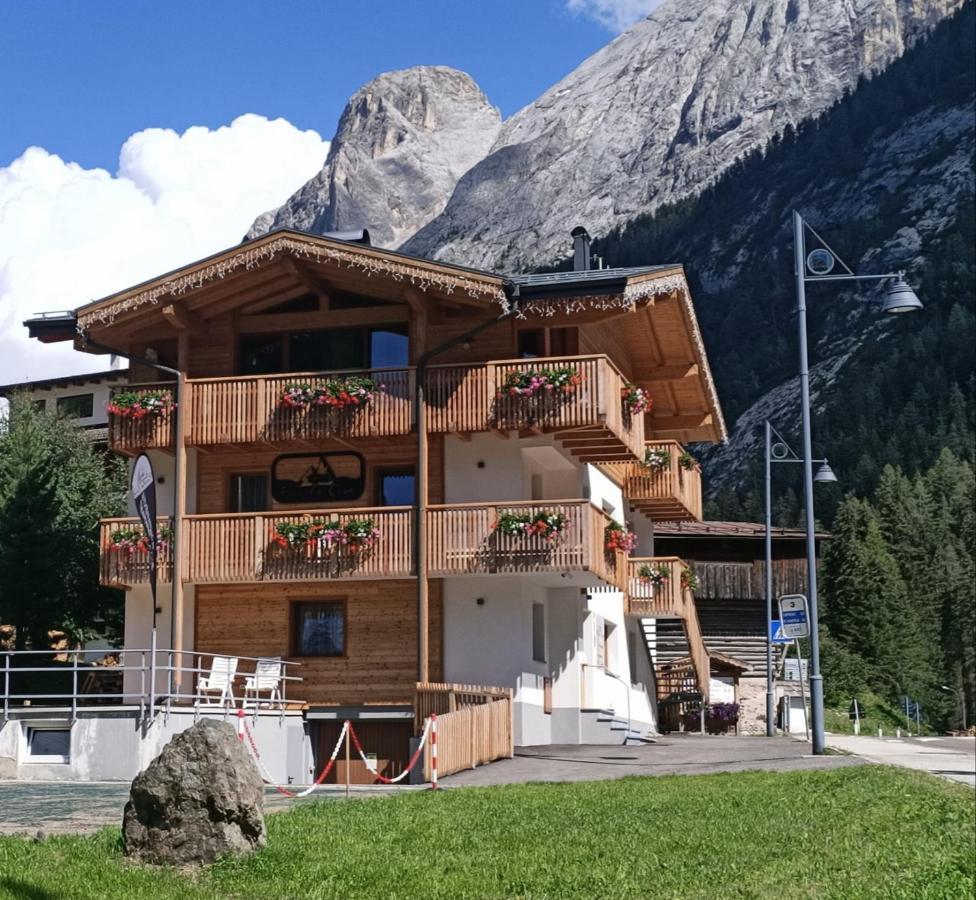 Piccola Cesa Apartments Canazei Bagian luar foto